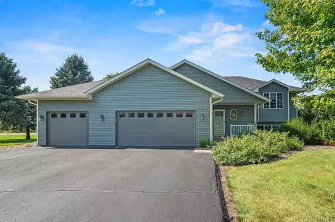 622 Alice Cir, Hudson, WI 54016