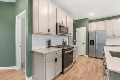 Kitchen - 2585 Paddock Path, Shakopee, MN 55379 photo 6 of 7