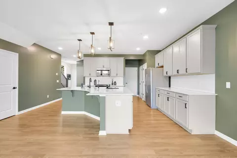 Kitchen - 2585 Paddock Path, Shakopee, MN 55379 photo 3 of 7