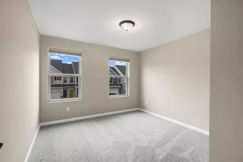 Bedroom - 2585 Paddock Path, Shakopee, MN 55379 photo 2 of 2