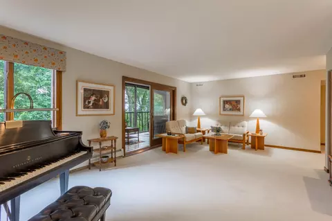 8430 Pennsylvania Rd #214, Bloomington, MN 55438