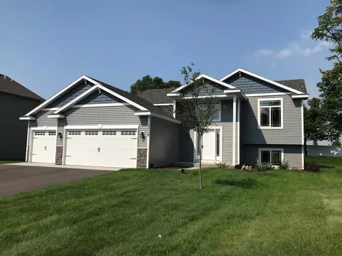 11678 Knotty Pine Dr, Baxter, MN 56425