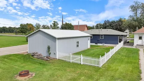 210 N Division St, Hendricks, MN 56136 photo 3