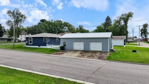 210 N Division St, Hendricks, MN 56136 photo 8