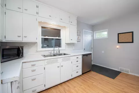 Kitchen - 202 Silver St E, Mapleton, MN 56065 photo 1 of 2