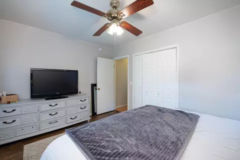 Bedroom - 202 Silver St E, Mapleton, MN 56065 photo 2 of 4