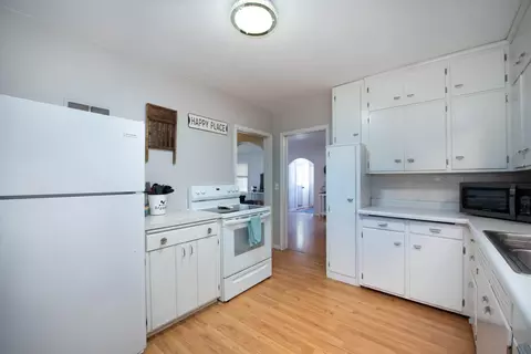 Kitchen - 202 Silver St E, Mapleton, MN 56065 photo 2 of 2