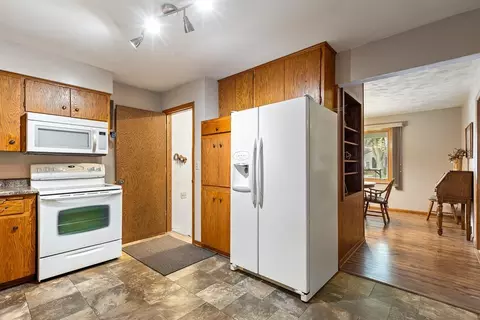 705 S 4th St, Marshall, MN 56258 photo 8