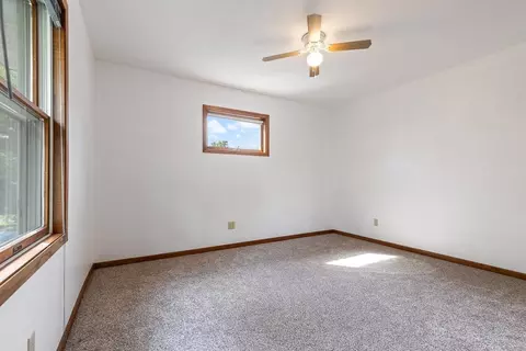 705 S 4th St, Marshall, MN 56258 photo 23