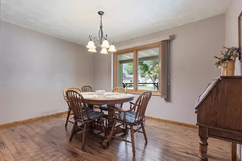 705 S 4th St, Marshall, MN 56258 photo 9