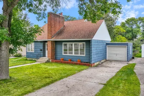 113 E St, Marshall, MN 56258