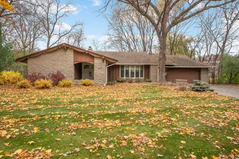 1810 Valley Curve Rd, Mendota Heights, MN 55118
