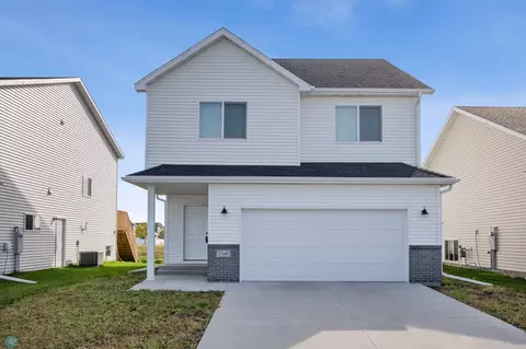 2549 Fulton Loop S, Fargo, ND 58104