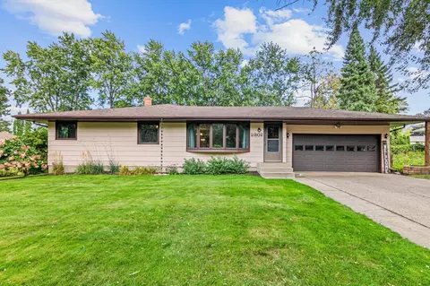 2802 Marion St, Roseville, MN 55113