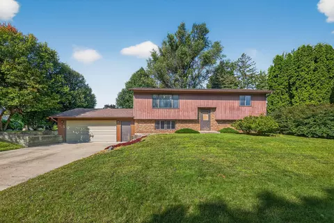 1036 Lilac Ln, Lake City, MN 55041