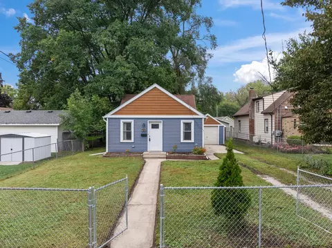 1513 4th St NE, Rochester, MN 55906