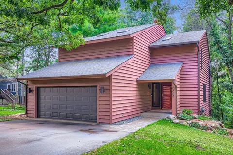 8649 Pine Hill Rd, Bloomington, MN 55438