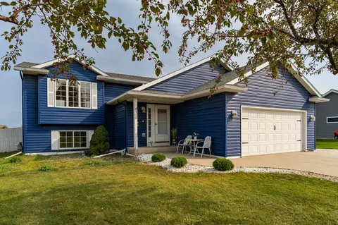 406 7th St NW, Dodge Center, MN 55927