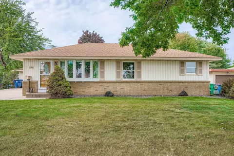 6120 7th St NE, Fridley, MN 55432
