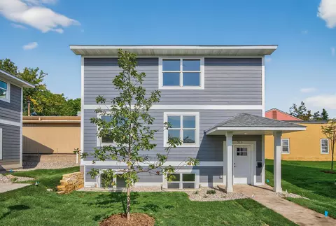 215 N Walnut St, Chaska, MN 55318
