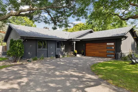 4510 Heathbrooke Cir, Golden Valley, MN 55422
