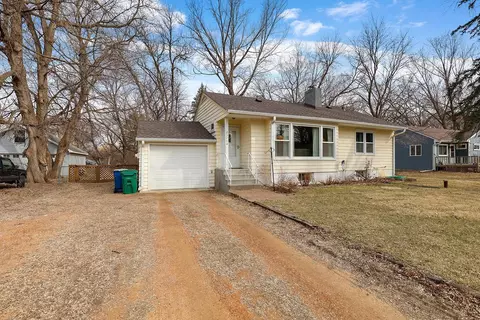 25780 Smithtown Rd, Shorewood, MN 55331