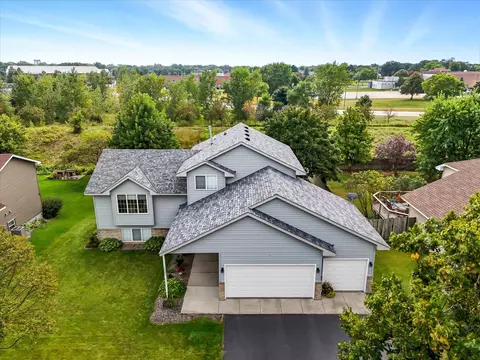 5305 Kings Cir N, Brooklyn Park, MN 55443