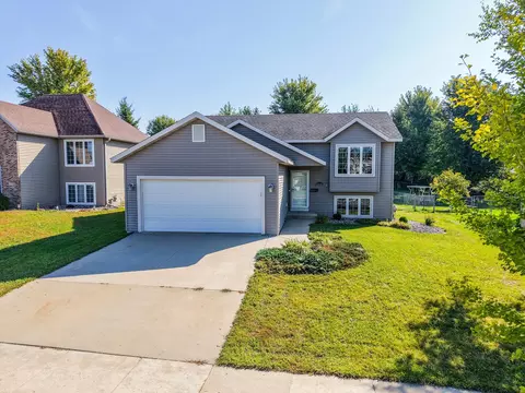 2626 Ashland Pl NW, Rochester, MN 55901