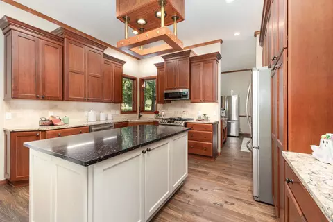 17128 Jonquil Ave, Lakeville, MN 55044