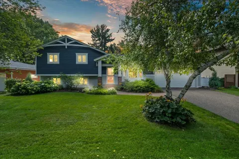 1451 18th St NW, New Brighton, MN 55112