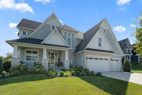 4264 Woodland Ct, Minnetrista, MN 55331
