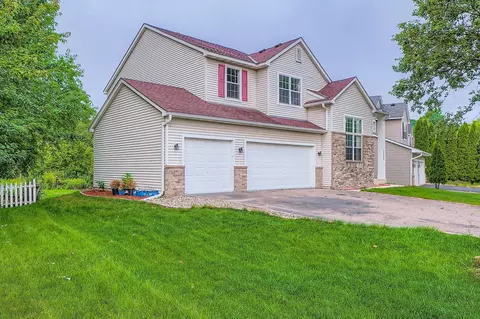 3392 N View Ln, Woodbury, MN 55125