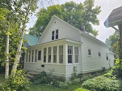 813 5th St, International Falls, MN 56649