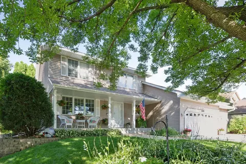 8695 Flamingo Dr, Chanhassen, MN 55317