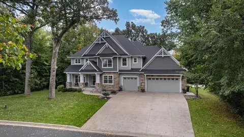 1410 Woodlands Ct SE, New Prague, MN 56071