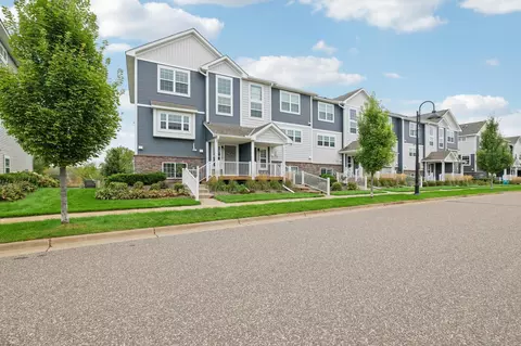 7550 Woods Edge Blvd, Lino Lakes, MN 55014