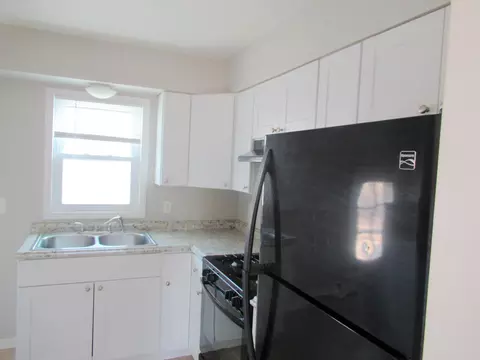 Kitchen - 8331 3rd Ave S, Bloomington, MN 55420 photo 2 of 2
