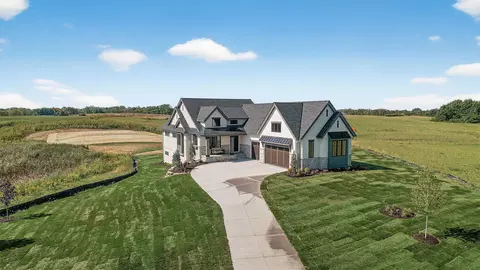7947 207th St E, Credit River, MN 55372