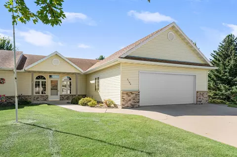 2100 Richway Ln SE, Owatonna, MN 55060