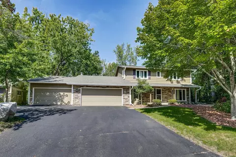 8709 Walton Oaks Dr, Bloomington, MN 55438