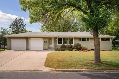 11516 Jonquil St NW, Coon Rapids, MN 55433