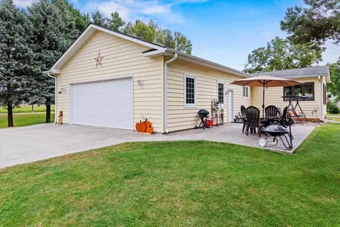 5107 113th St SW, Waverly, MN 55390