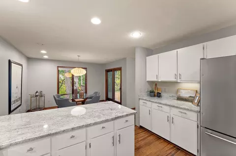 Kitchen - 4540 Ridgeview Dr, Eagan, MN 55123 photo 5 of 6