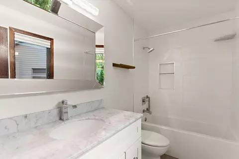 Bath - 4540 Ridgeview Dr, Eagan, MN 55123 photo 2 of 4