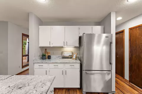 Kitchen - 4540 Ridgeview Dr, Eagan, MN 55123 photo 4 of 6