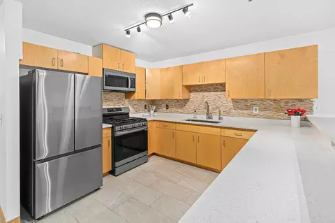 4845 W 123rd St #203, Savage, MN 55378