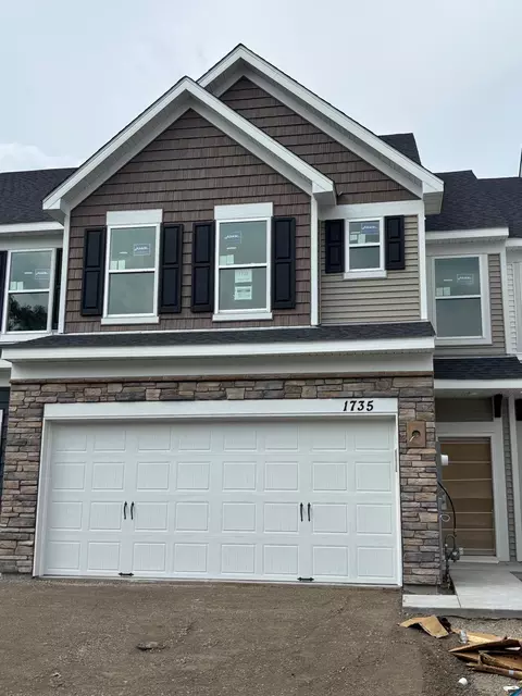 1735 Hauer Trl, Shakopee, MN 55379