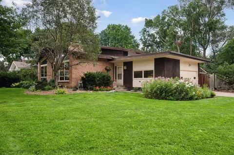 521 Sumter Ave S, Golden Valley, MN 55426