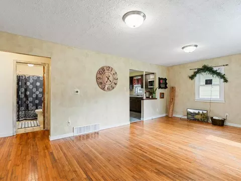 Living - 9750 Wise Rd, Brainerd, MN 56401 photo 3 of 3