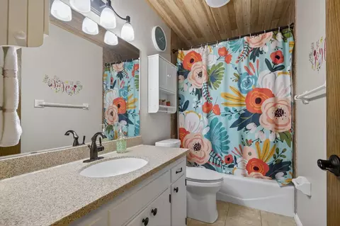 Bath - 4593 Maple Leaf Cir, Eagan, MN 55123 photo 1 of 2
